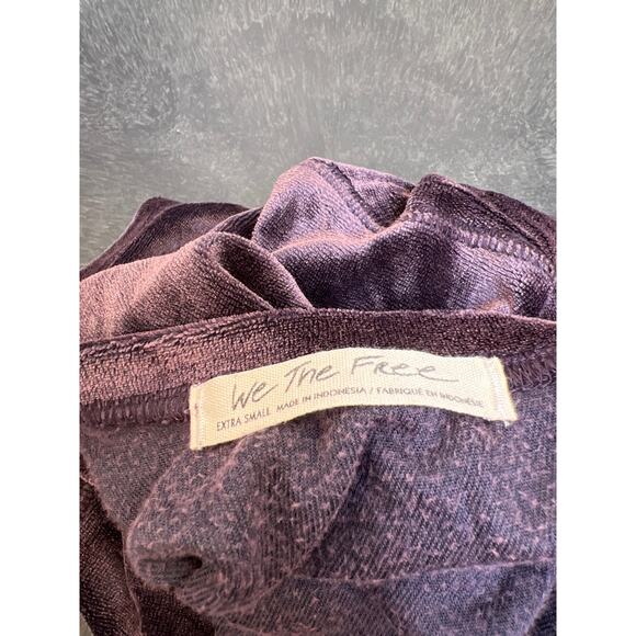 We The Free People Valerie Velour Top Women's Size XS Purple - Picture 3 of 4